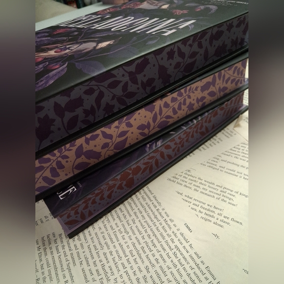 Belladonna, Foxglove & Wisteria by Adalyn Grace *Fairyloot Edition* - Picture 2 of 14